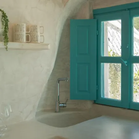 Marla Luxury Residences Apartment Megalochori (Santorini)