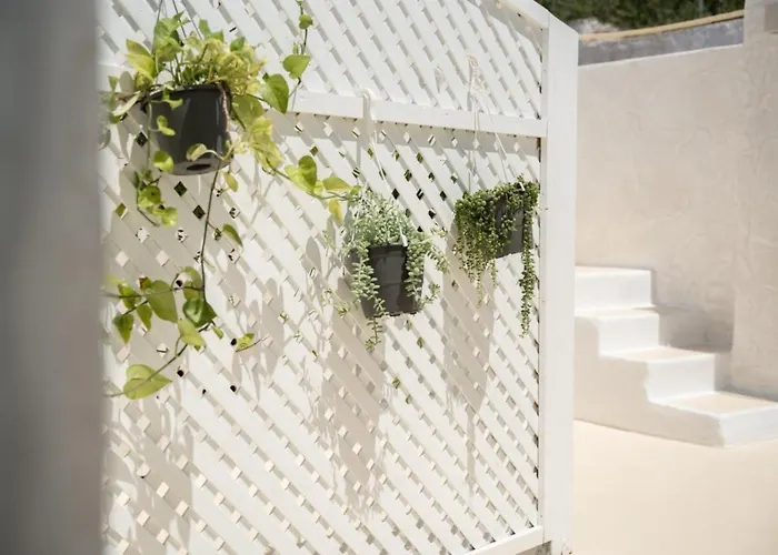 Marla Luxury Residences アパート メガロホリ