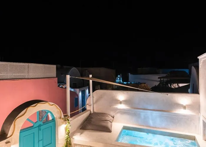 Marla Luxury Residences アパート メガロホリ